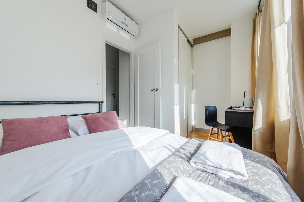 Dworzec Centralny P&O Serviced Apartments Warszawa Exteriör bild